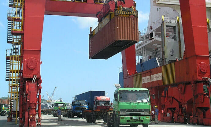 船舶(全貨櫃船、雜貨船、散裝船)貨物裝卸